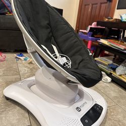 4 Moms Mamaroo 