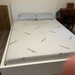 Queen size bed