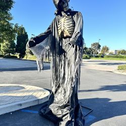 10 Ft Tower Reaping Animated 