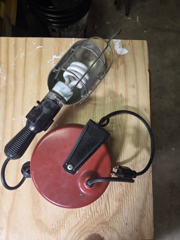 Retractable Drop Light