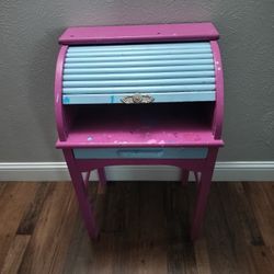 Project Piece Kids Desk