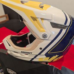100percent Mountain Bike Helmet NEW