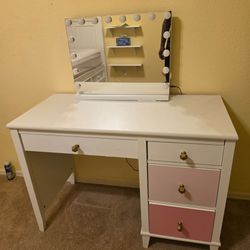 Nice desk with lighted mirror