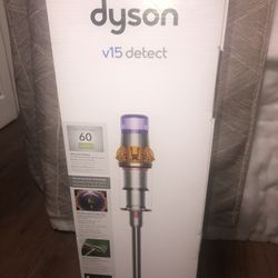 NEW DYSON V15 DETECT VACUUM