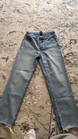 Women’s Light Wash Straight Leg Jeans – Size S – Gently Used