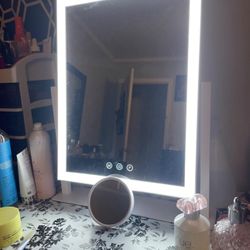 Lighted Makeup Mirror, 