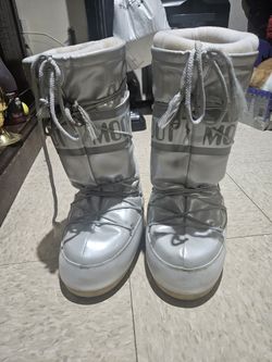 Moon Boots
