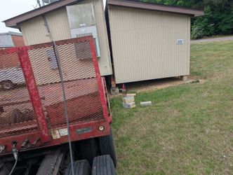 (4) classroom buildings for sale $5,500 per unit