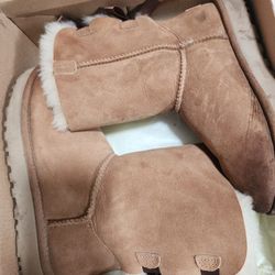 UGG size 5