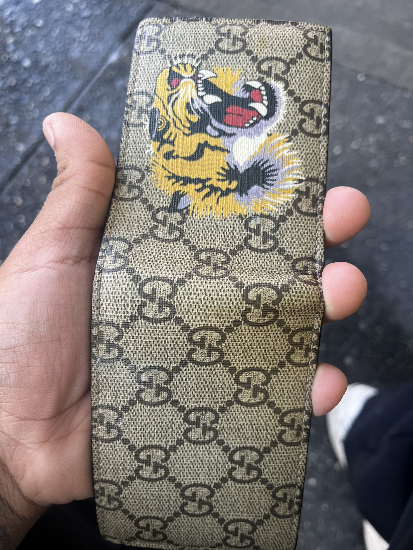 GG Supreme Tiger Wallet Gucci