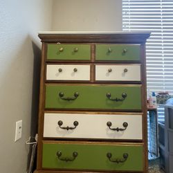 Mid Century modern vintage Dresser 