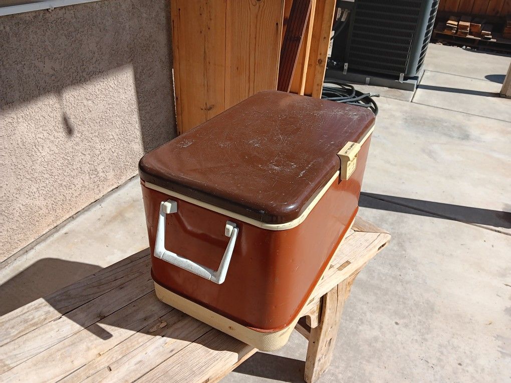 Vintage ice chest.