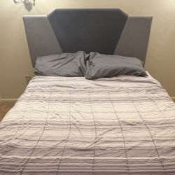 FULL SIZE BED IN VERY GOOD CONDITION 