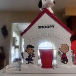 Sno-Cone Maker “Snoopy”