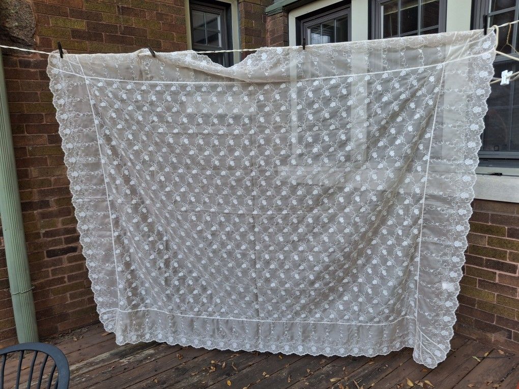 Shear Table Cloth 66x85