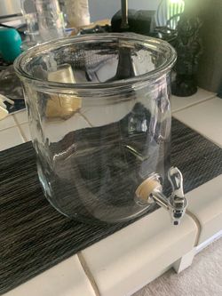 Glass Beverage Dispenser with Spigot