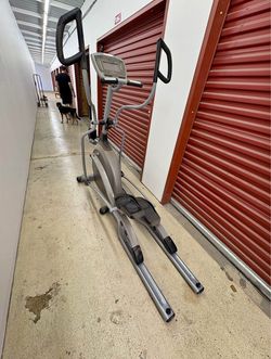 Vision Fitness Deluxe Elliptical X6200