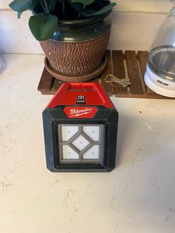 Milwaukee m12 light lámpara tool only no bateria $60 firme precio