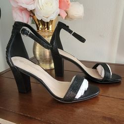Beautiful  Women's Shoes Different Sizes 
