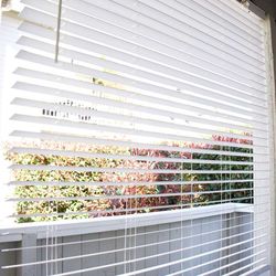 2 Cordless faux wood blinds