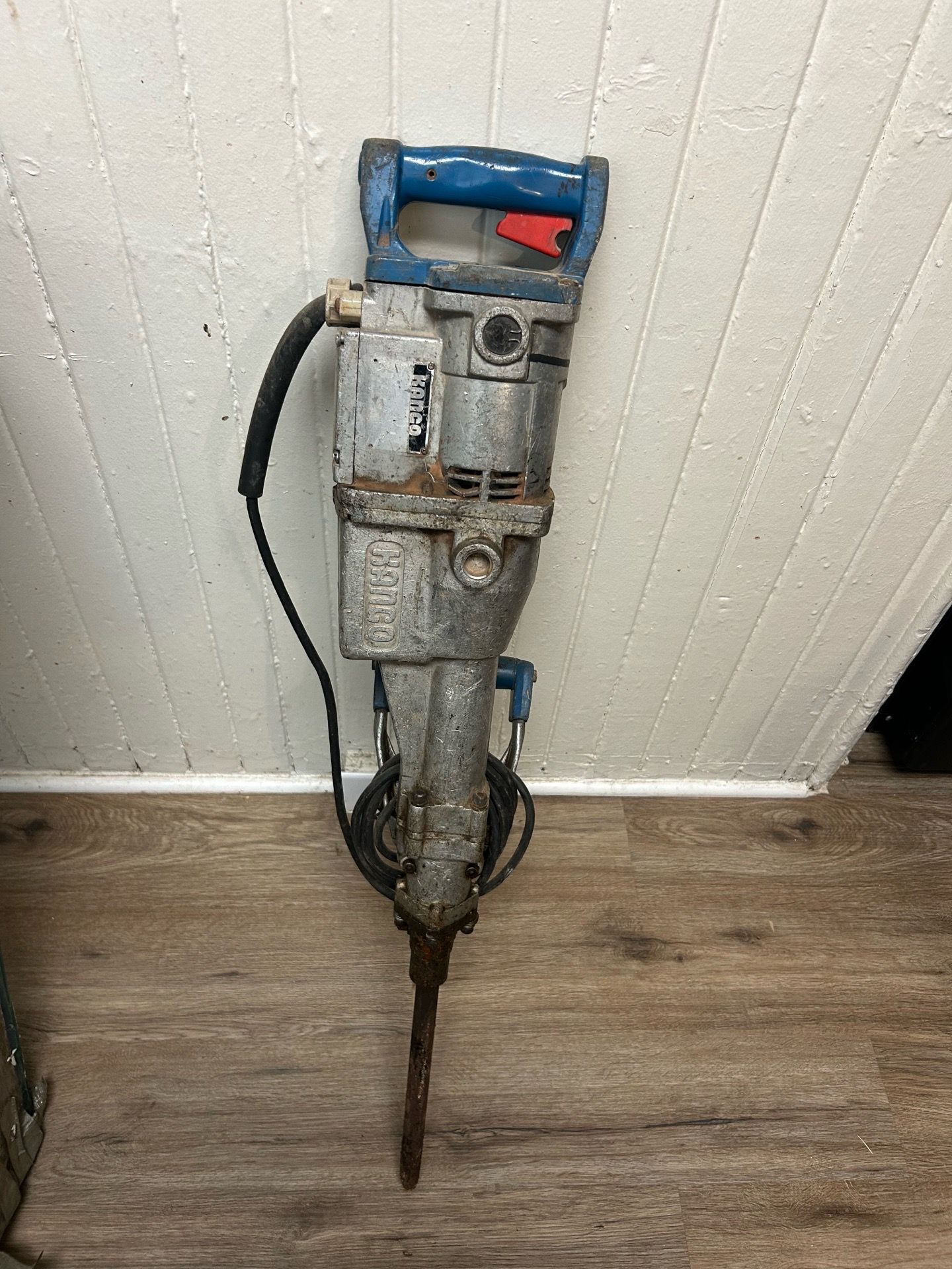 Demolition Hammer Concrete Breaker w/ Point Chisel Bit