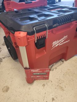 Milwaukee  rolling packout New
