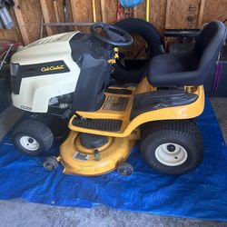 Cub Cadet LTX 1046 Riding Lawnmower 