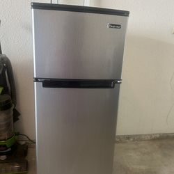 Magic Chef Freezer Fridge