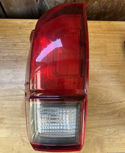 16’-21’ Toyota Tacoma Tail Light