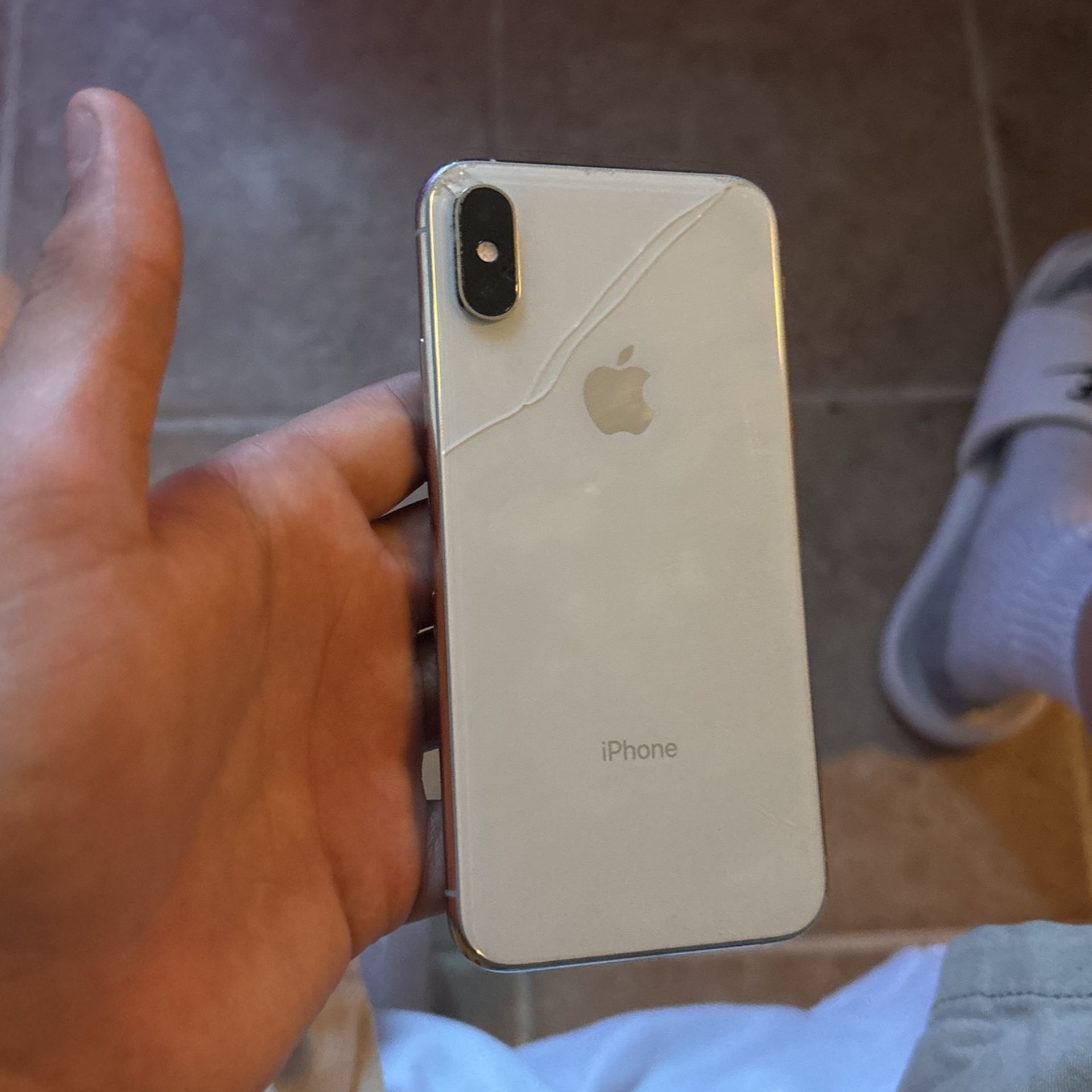 iphone x (LOCKED OUT)