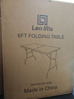 New white 6ft folding table/ mesas nuevas de 6 pies en caja