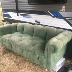 8 FT  BRAND NEW COUCH 