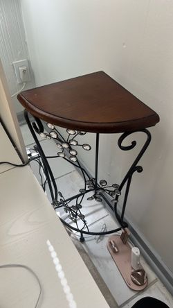 Small Corner table stand