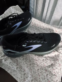 Brooks Sneakers