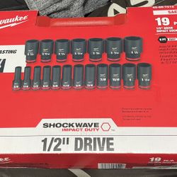 Milwaukee Shockwave 1/2 Drive 19 Piece Impact Socket Deep Kit