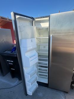 2 door. Refridgator. Freezer