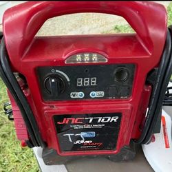 SOLAR JNC770 PRO JUMP STARTER PACK - 1700 AMP 12 VOLT - WORKS GREAT!!!