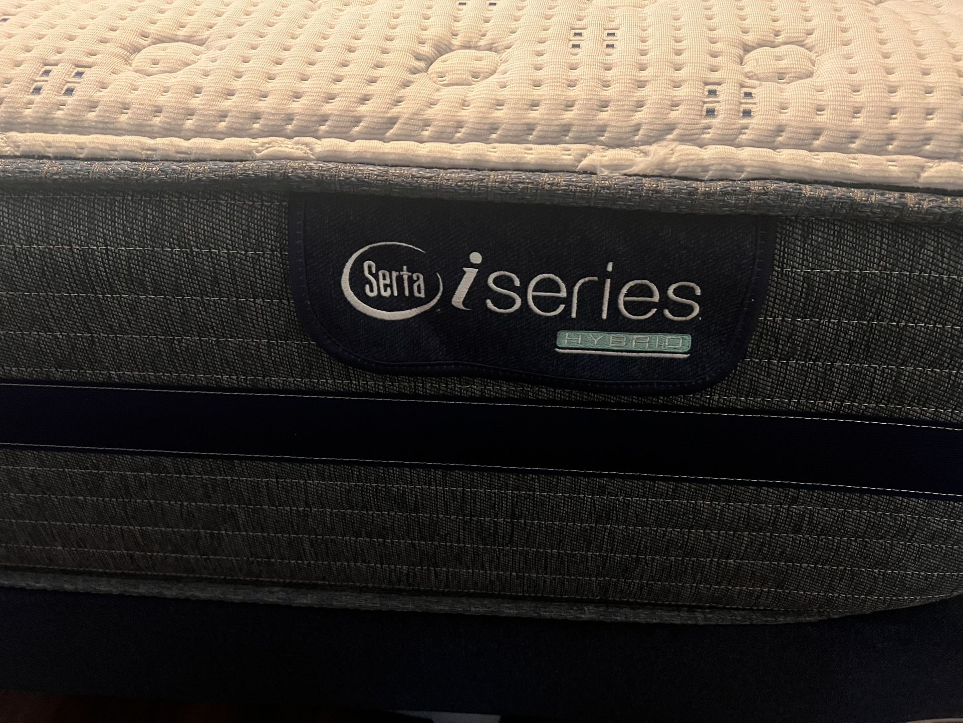 California King Hybrid Complete Bed (frame And Mattress And Box Spring)