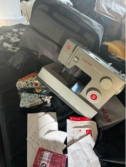 Singer heavy duty sewing machine