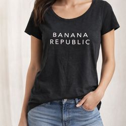 Black Banana Republic logo t-shirt. 