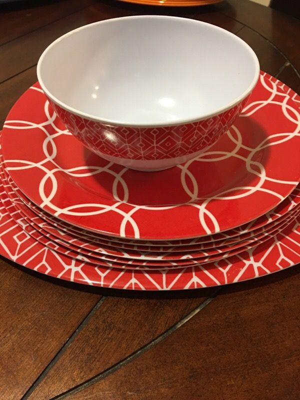 New set of 8 I bowl 6 plates one platter