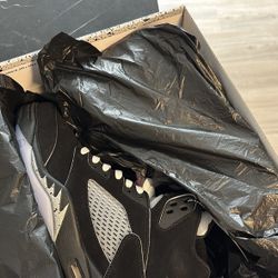 Jordan 5 “metallic”