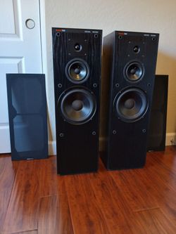 Boston Acoustics T830 tower speakers