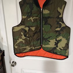 Men's  Size Large Camouflage Reversible, Hunting Vest
