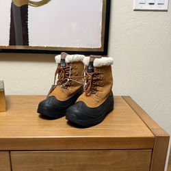 Ladies Winter Boots Size 7