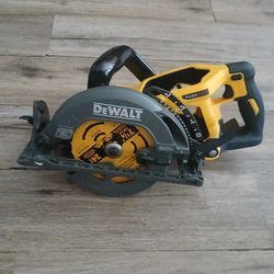 DEWALT
FLEXVOLT 60V MAX Cordless Brushless 7-1/4 in. Wormdrive Style Circular Saw (Tool Only