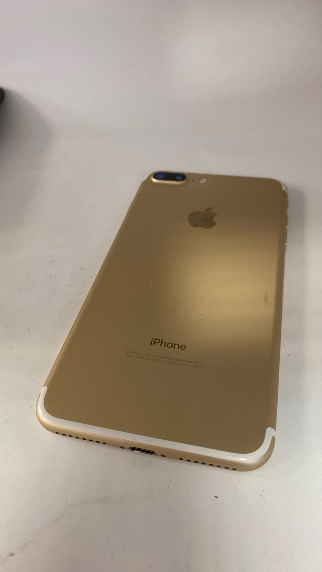 Gold IPhone 7 Plus 128 gig factory unlocked