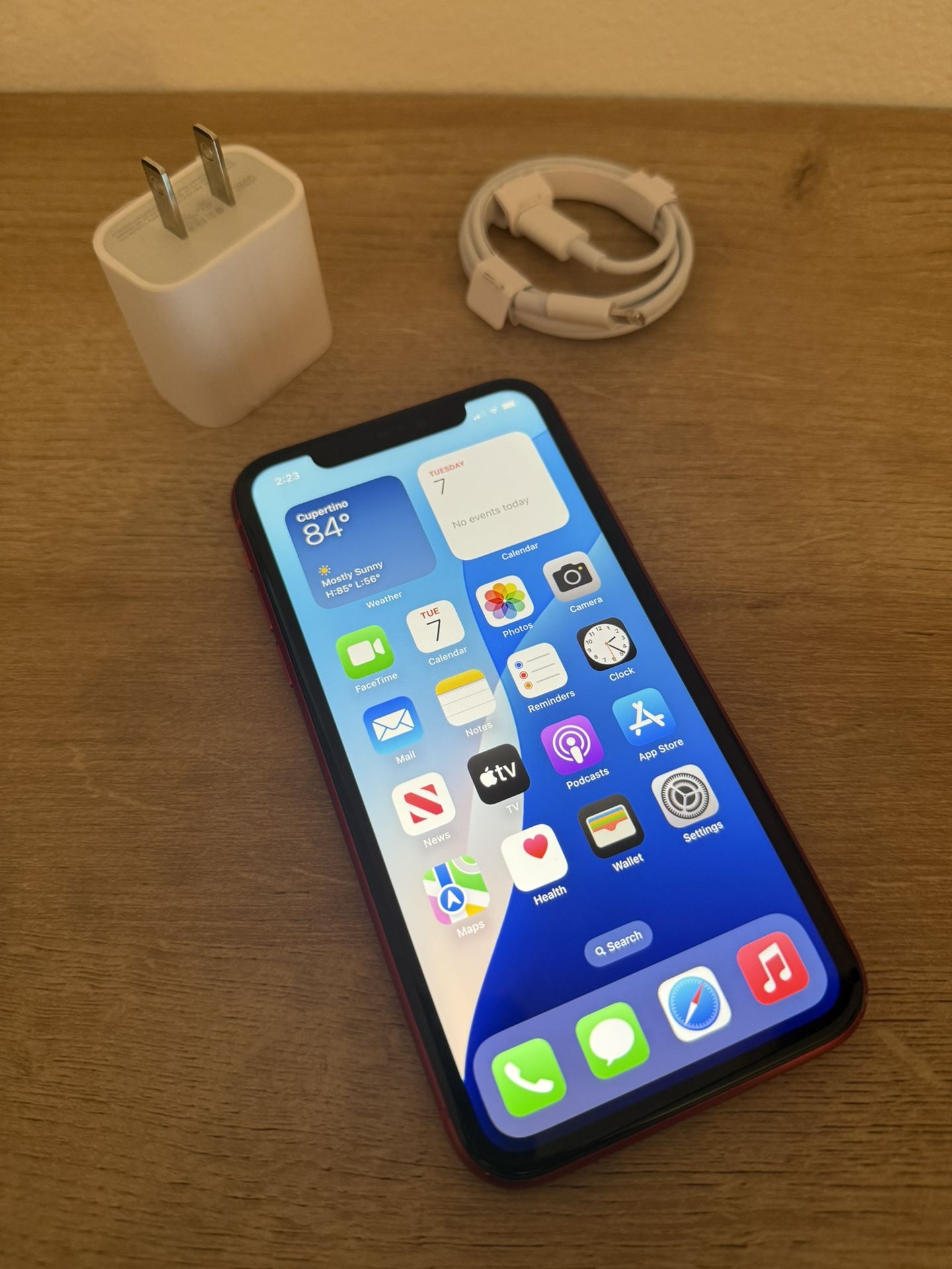 Unlocked Apple iPhone 11 (PRODUCT) RED - 64GB - Great Condition
