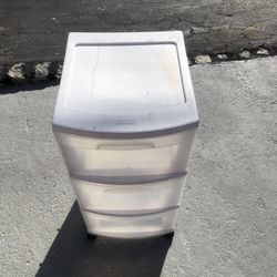 Very Good Condition Plastic Dresser 