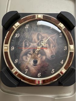 Wolf clock